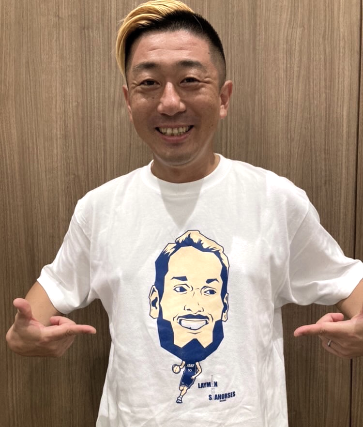 【ホームコートMC・小林拓一郎さんプロデュース】#10 ジェイク・レイマン ポートレートコットンTシャツ